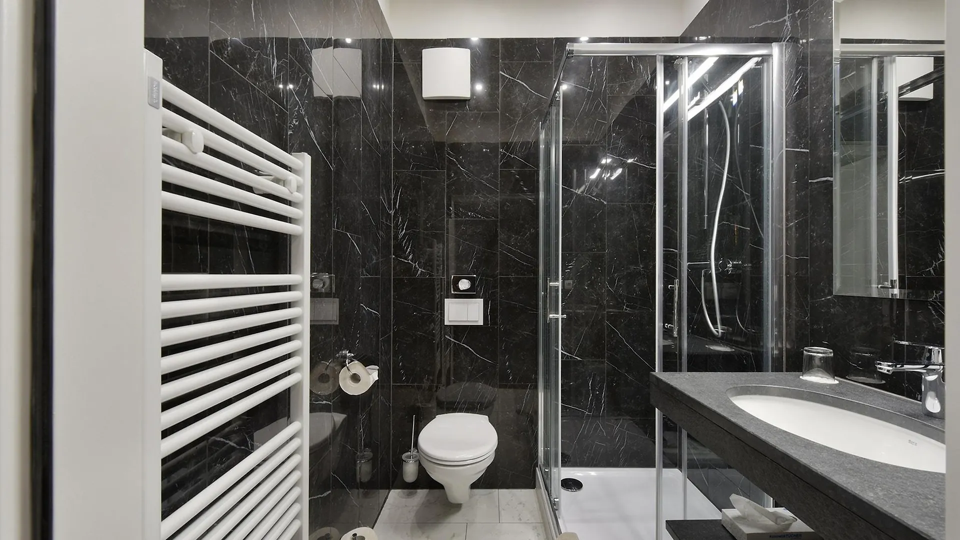 Boutique Hotel Dom - Rooms & Suites Graz 4*,  Österrike