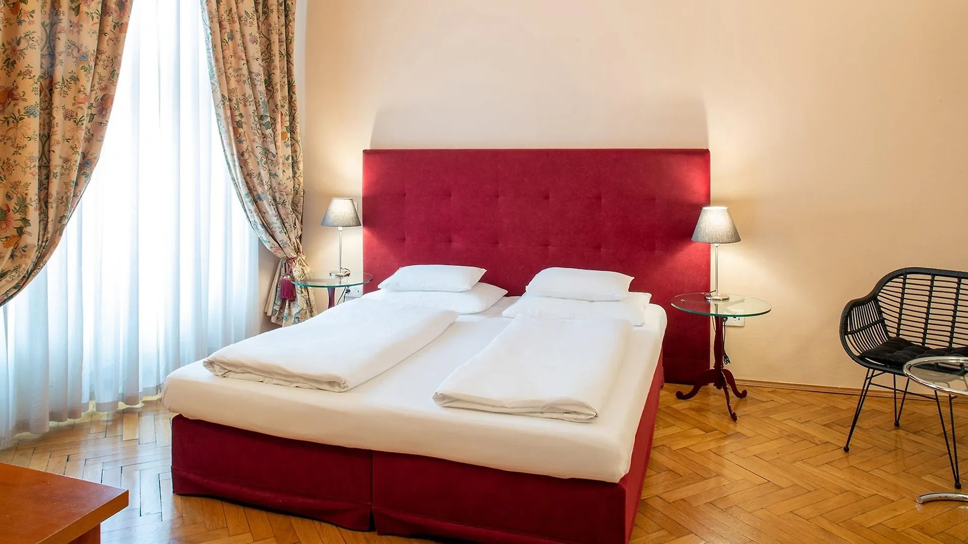 Boutique Hotel Dom - Rooms & Suites Graz Österrike