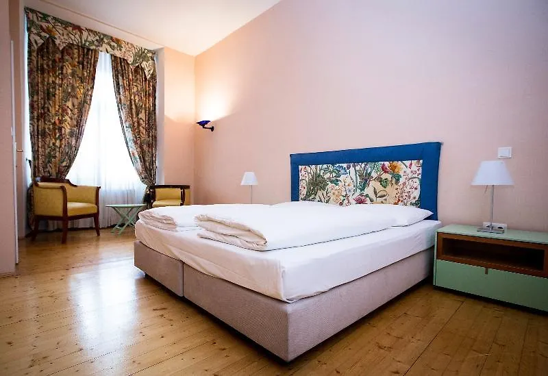 Boutique Hotel Dom - Rooms & Suites Graz 4*,  Österrike
