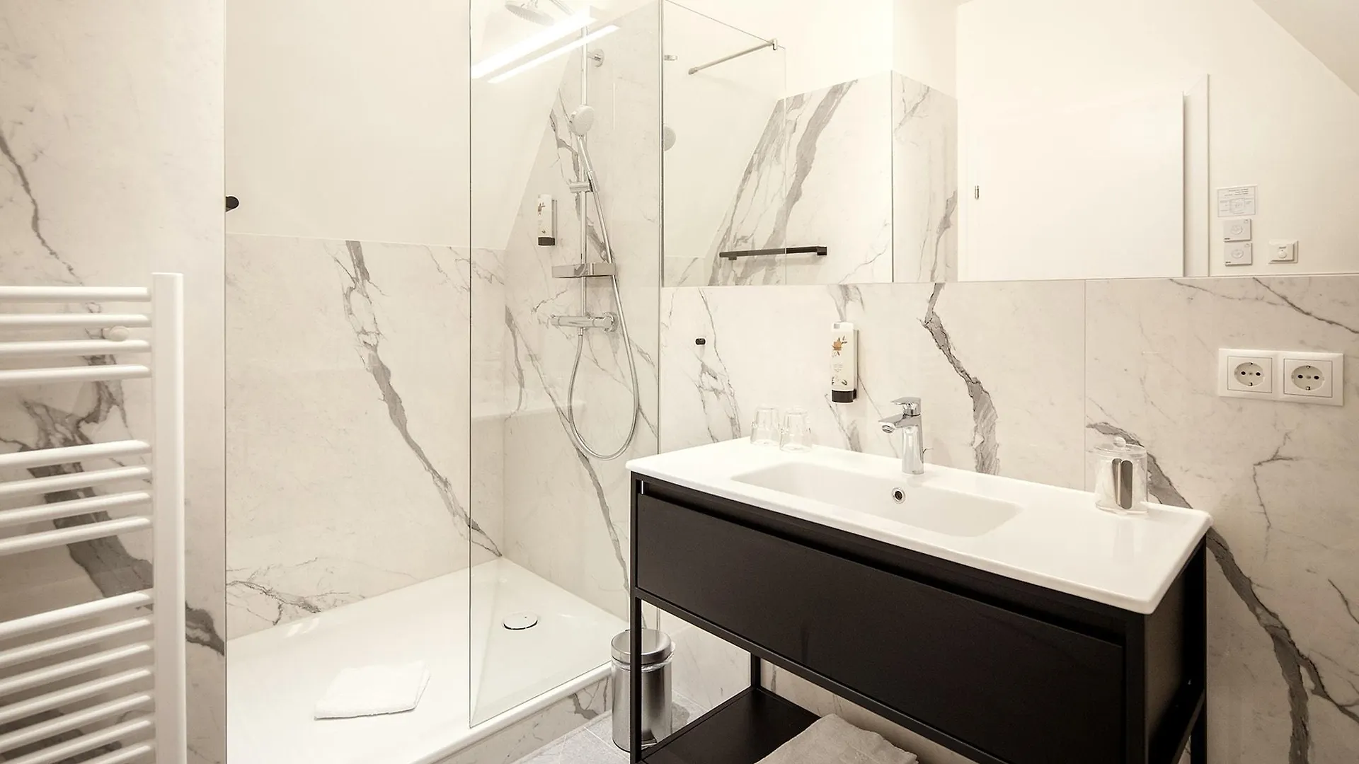 Boutique Hotel Dom - Rooms & Suites Грац