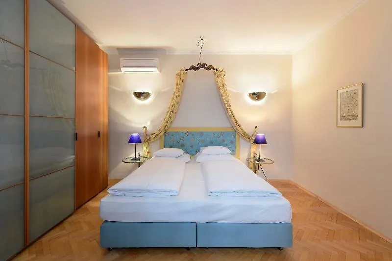 Boutique Hotel Dom - Rooms & Suites Грац